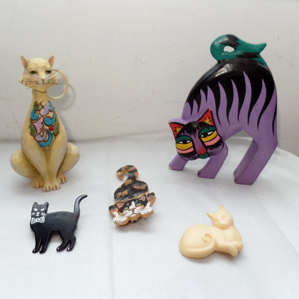 Lot O Cool Cats Figurines And Pins